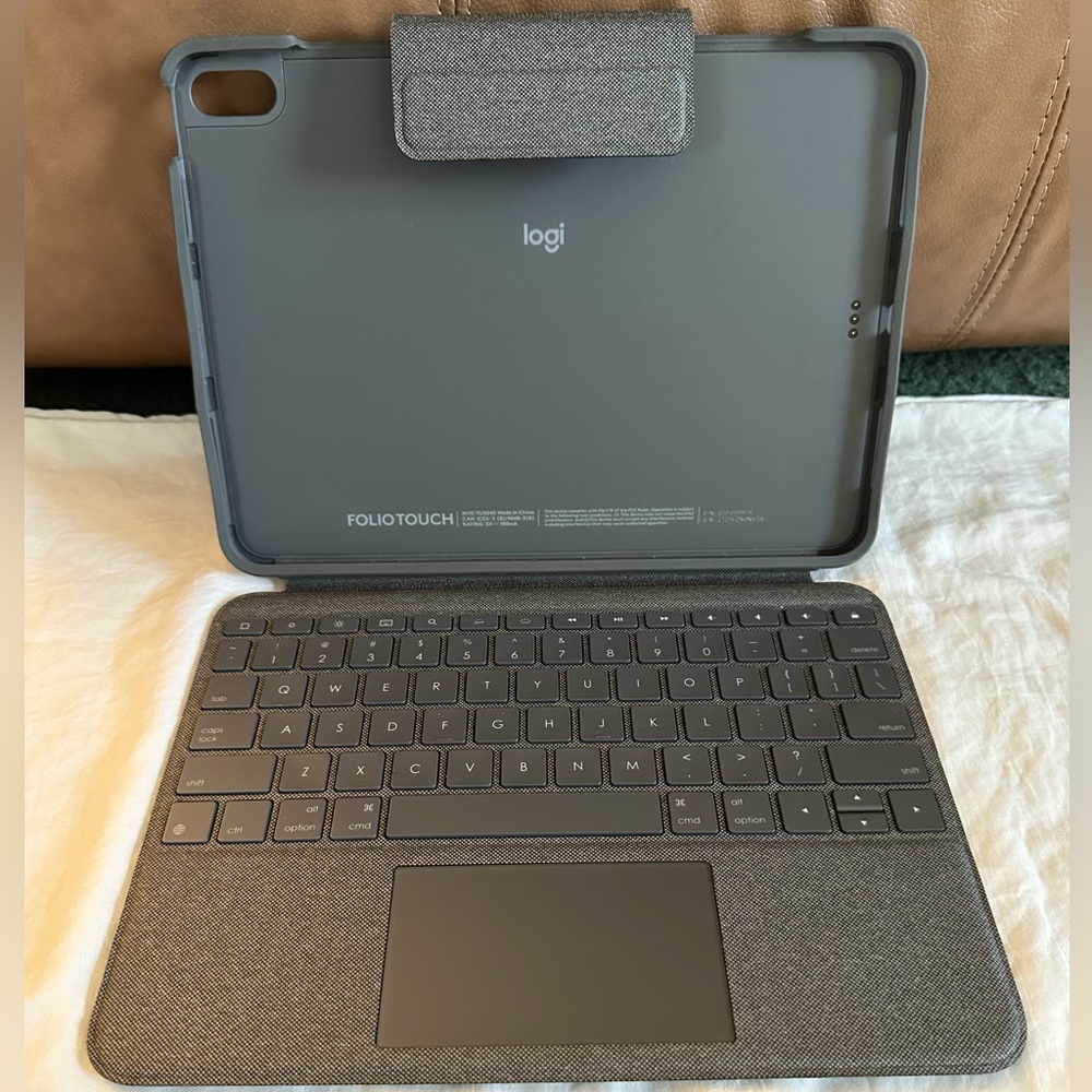 Logitech Folio Touch - Picture 2 of 5